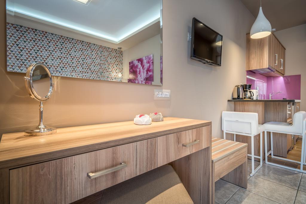 Mavrias Village Apartment *